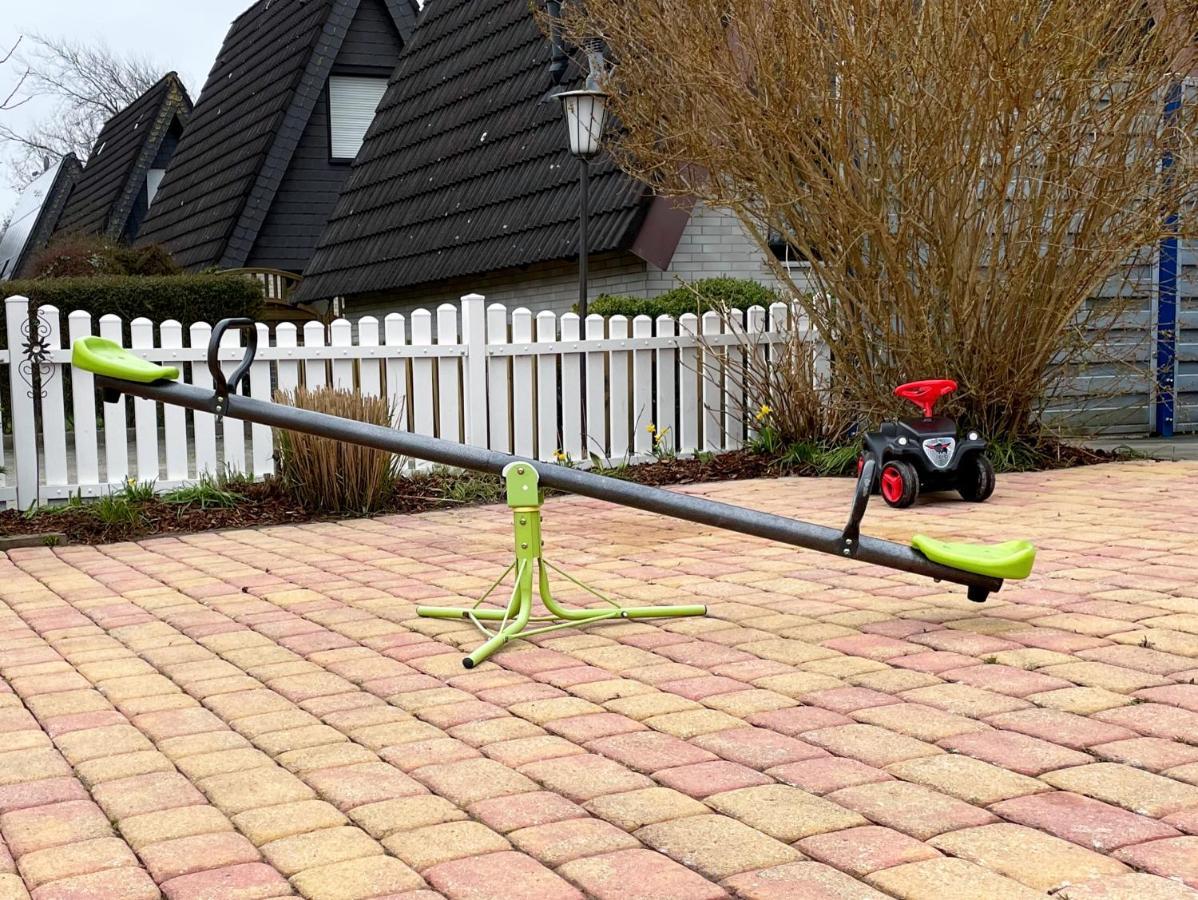 Familienfreundliches Ferienhaus In 5 Min Zum Strand Mit Terrasse Und Kostenlosem Parkplatz Cuxhaven Extérieur photo